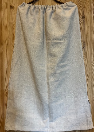 <b>750: Nederdel, lang</b> <i>(Materiale: Hør<br> Længde: 97 |  Bredde: 68<br>Størrelse: 36-38)</i>