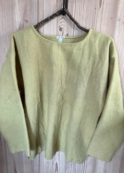 <b>772: Kjortel med lange ærmer</b> <i>(Materiale: Uld<br> Længde: 71 |  Bredde: 62<br>Størrelse: 40-42)</i>