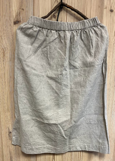 <b>795: Nederdel, halvlang</b> <i>(Materiale: Hør<br> Længde: 76 |  Bredde: 63<br>Størrelse: 34-36)</i>